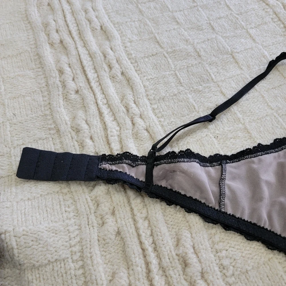 Hanky Panky After Midnight Strappy Rhinestone Bralette size XS Black Lace